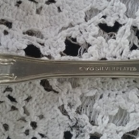 Antique Ornate Meat Forks Set of 2 Embossed Silver Plated Serving Flatware - Picture 5 of 8